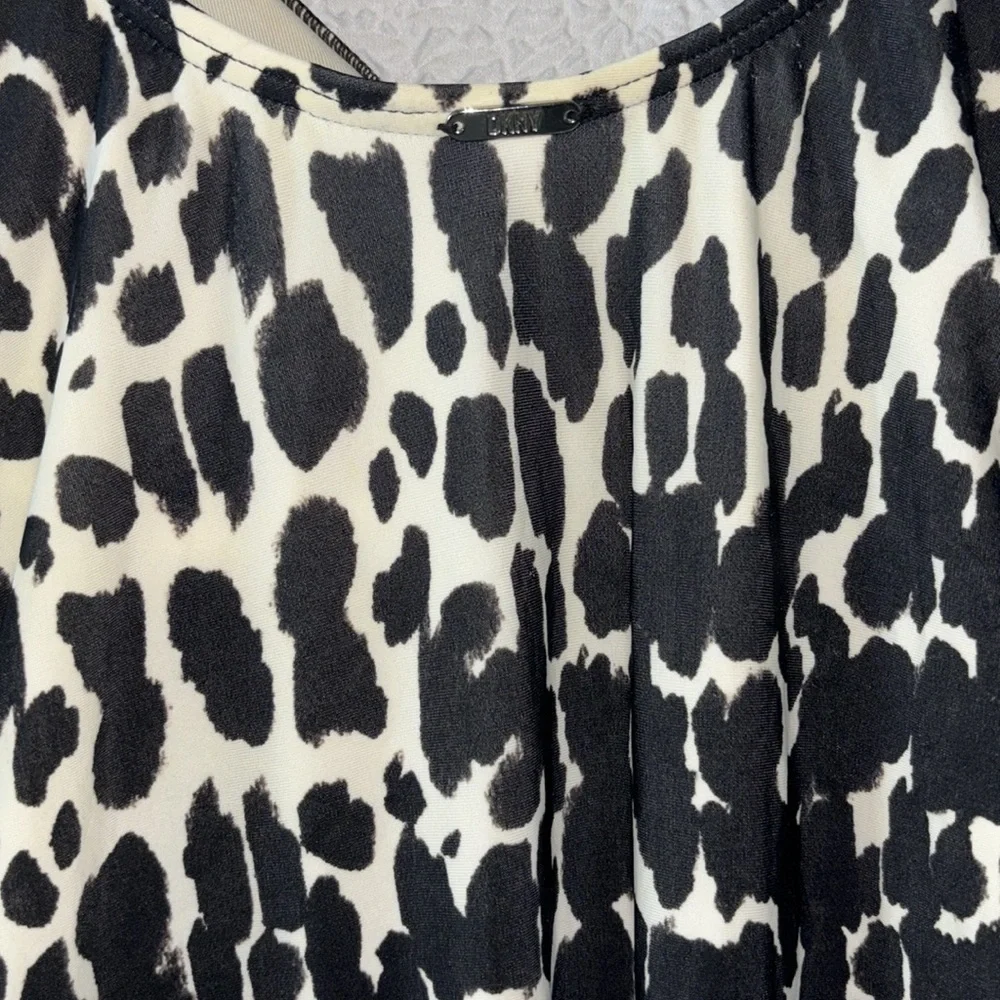 DKNY Animal Print Tummy Control Ruffled V-Neck One-Piece Swimsuit - Picture 7 of 12